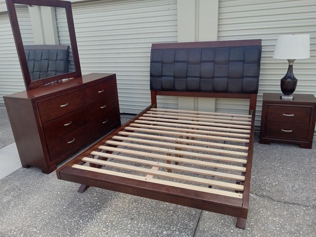Queen Bedroom Furniture Dresser Set