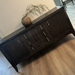 Distress/stained Dresser / Bureau / Tv Stand 