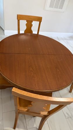 4 chair table
