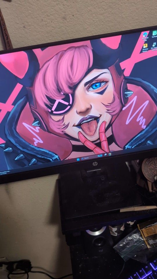 It's A HP 24 Mm Monitor I'm Selling It For $45