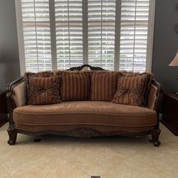 Victorian Living Room Set – 7 Pieces Excellent Condition