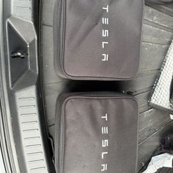 Tesla Mobile Charger And Toll Hitch