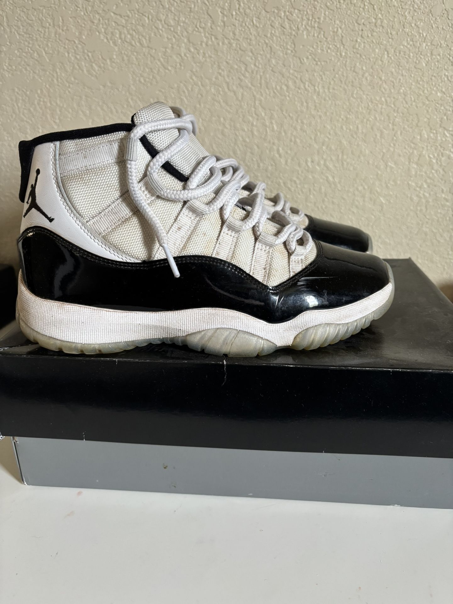 Jordan 11 Concord Size 7.5 Mens