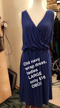 Navy blue wrap dress from old navy, lightly worn, ladies Large!
