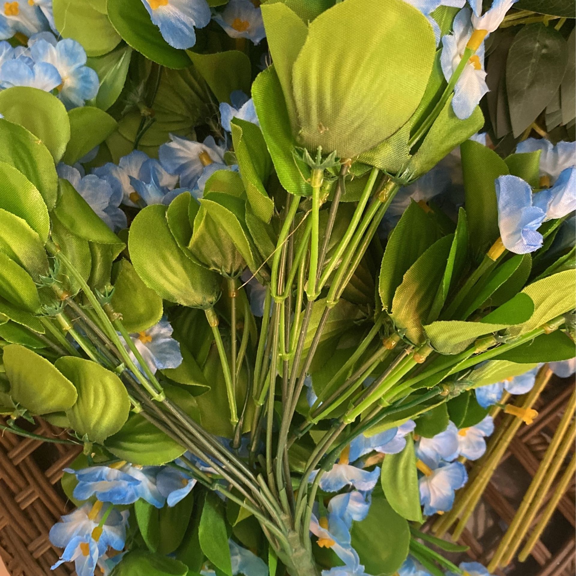 Hanging flowers 12 bushes of short hanging blue flowers and 16 stems of blush pink flowers