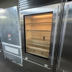 Sub Zero 36”Wide Built In Glass View Bottom Freezer Refrigerator 