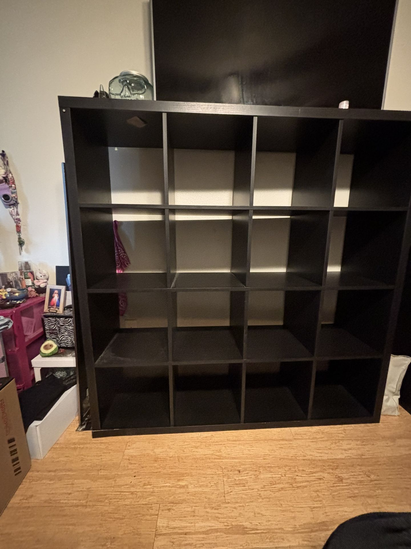 20 Cubbie Shelf Gots To Go!!$40$