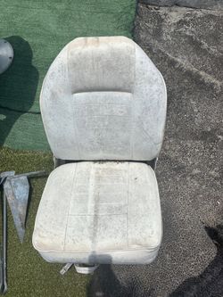 White Vinyl Boat Seat / Captain's Chair – Solid Condition!