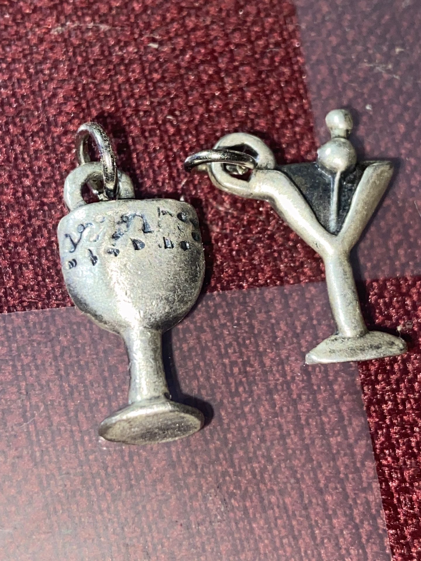 To vintage silver pendants martinis