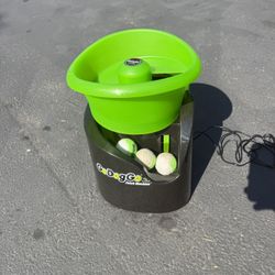 Go Dog Go Fetch Machine 