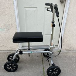 KNEE WALKER 