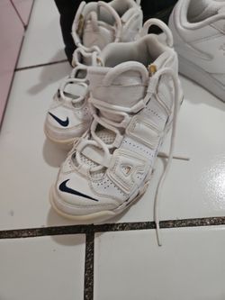 Nike Size 13.5 Boy $10