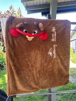 SeaWorld Parks Rudolph The Red nose Reindeer Plush Blanket 