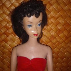 Very Old Barbie Doll I Believe #3 From 1959.. Malibu Barbie 1966.. Barbie Case 1962.. Selling Them As A Lot. Please Read Details.. All Sales Final
