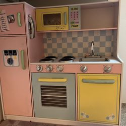 Kids play kitchen