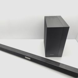 Samsung HW-J450 is a 2.1-channel, 300W soundbar