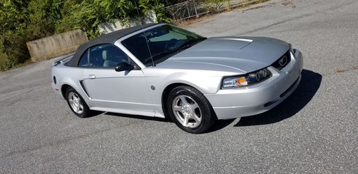 2004 Ford Mustang
