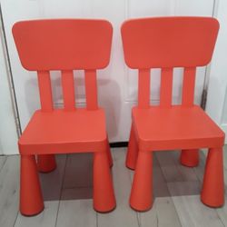 2 Toddlers Chairs 