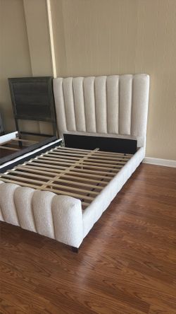 Queen bed frame 150