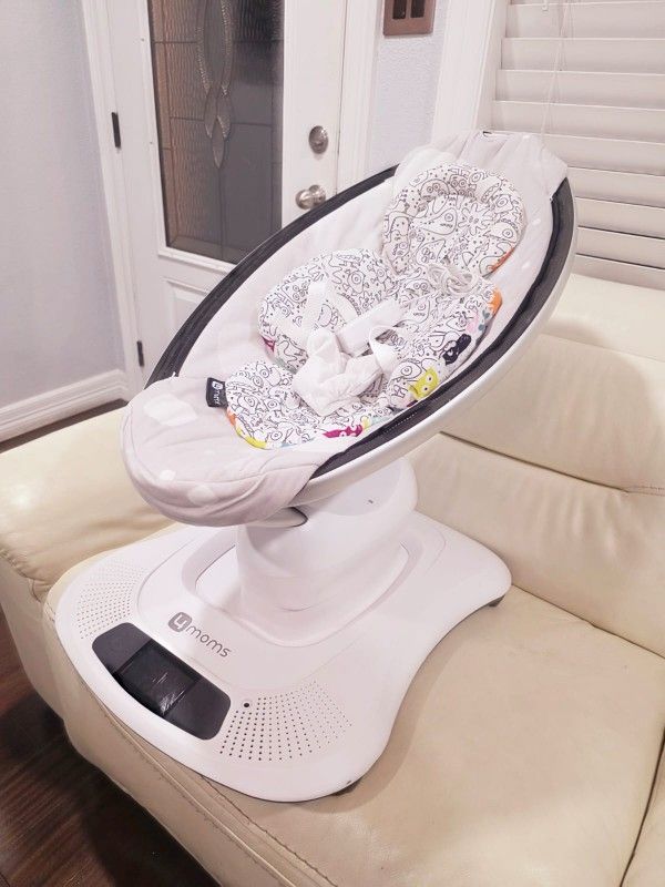 4moms MamaRoo Multi-Motion Baby Swing