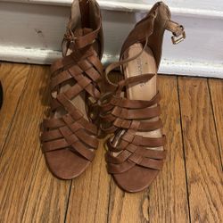 Women’s Size 7 Brown Francesca’s Chunky Heel