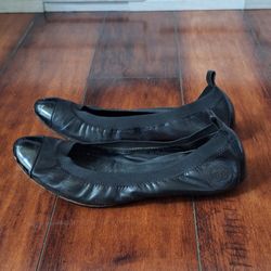 CHANEL Black Leather Flats with Glossy Toe Size 6