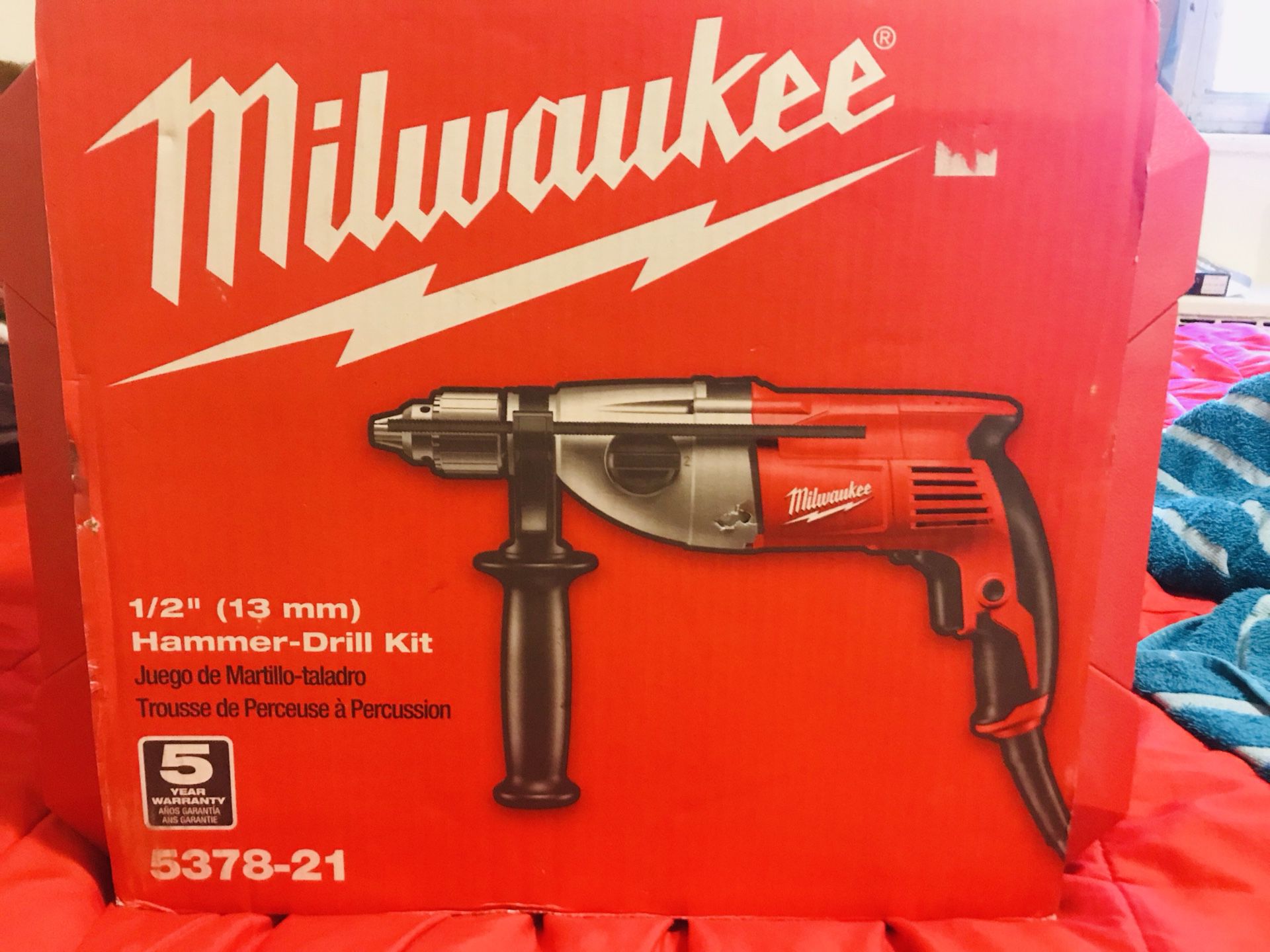Milwaukee hammer drill kit
