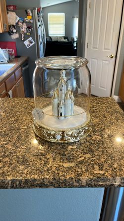 Bath And Body Works Disney Princess Light-Up Castle Cloche 3-Wick Candle Holder