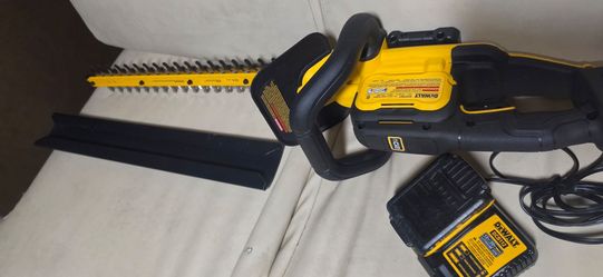 Dewalt Hedge Trimmer 22"