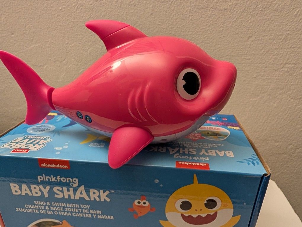 Robo Baby Shark Auto Swimmer Toy-New