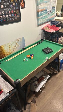 Raychee collapsible miniature pool table