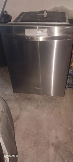 Whirlpool Stainless Steel Built-In Dishwasher – Works Great