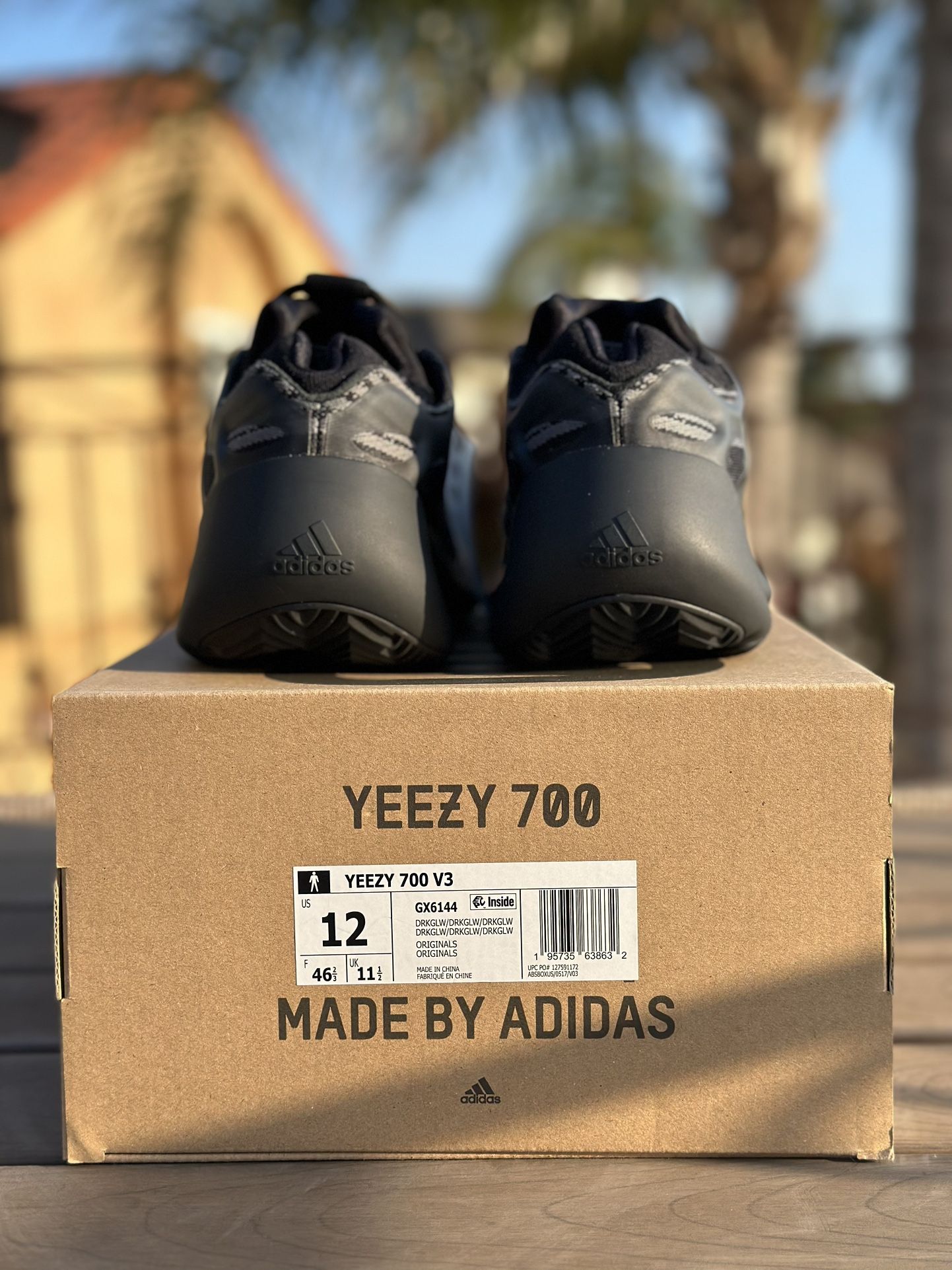 Brand New Yeezy 700 V3 Dark Glow Size 12 for Sale in El Segundo 