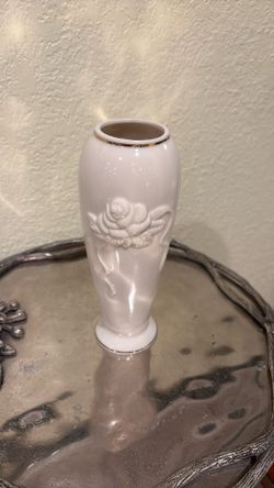 Lenox Fine Porcelain Rose Bud Vase 24k Gold Trim Cream Ivory 6" Floral