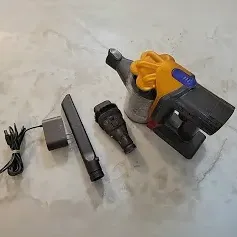 Dyson Cordless Vacuum for car or boat with 3 attachments