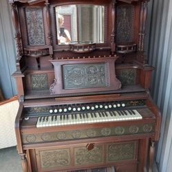1800 Pump Organ  