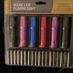 Flash Lights. New With Batteries   Cabelas 