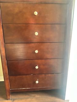 2 night Stands & 2 dressers real wood