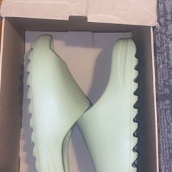 Yeezy Slide Size 12