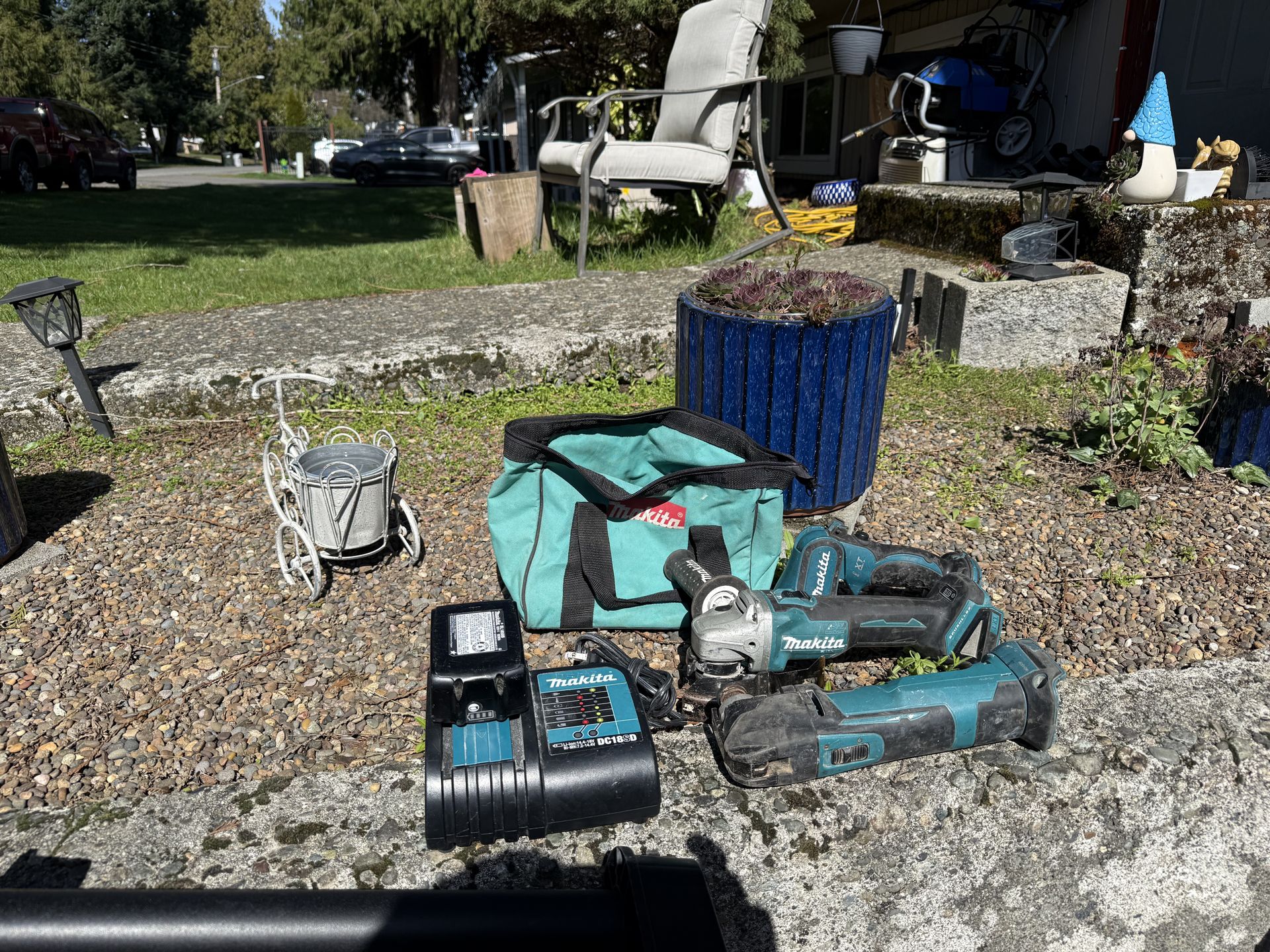 Makita Set with Battery 5.0 Ah and charger
