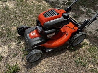 Husqvarna Self-Propelled Lawn Mower, Honda Engine, All-Wheel Drive