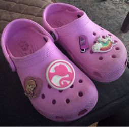 Girls pink crocs