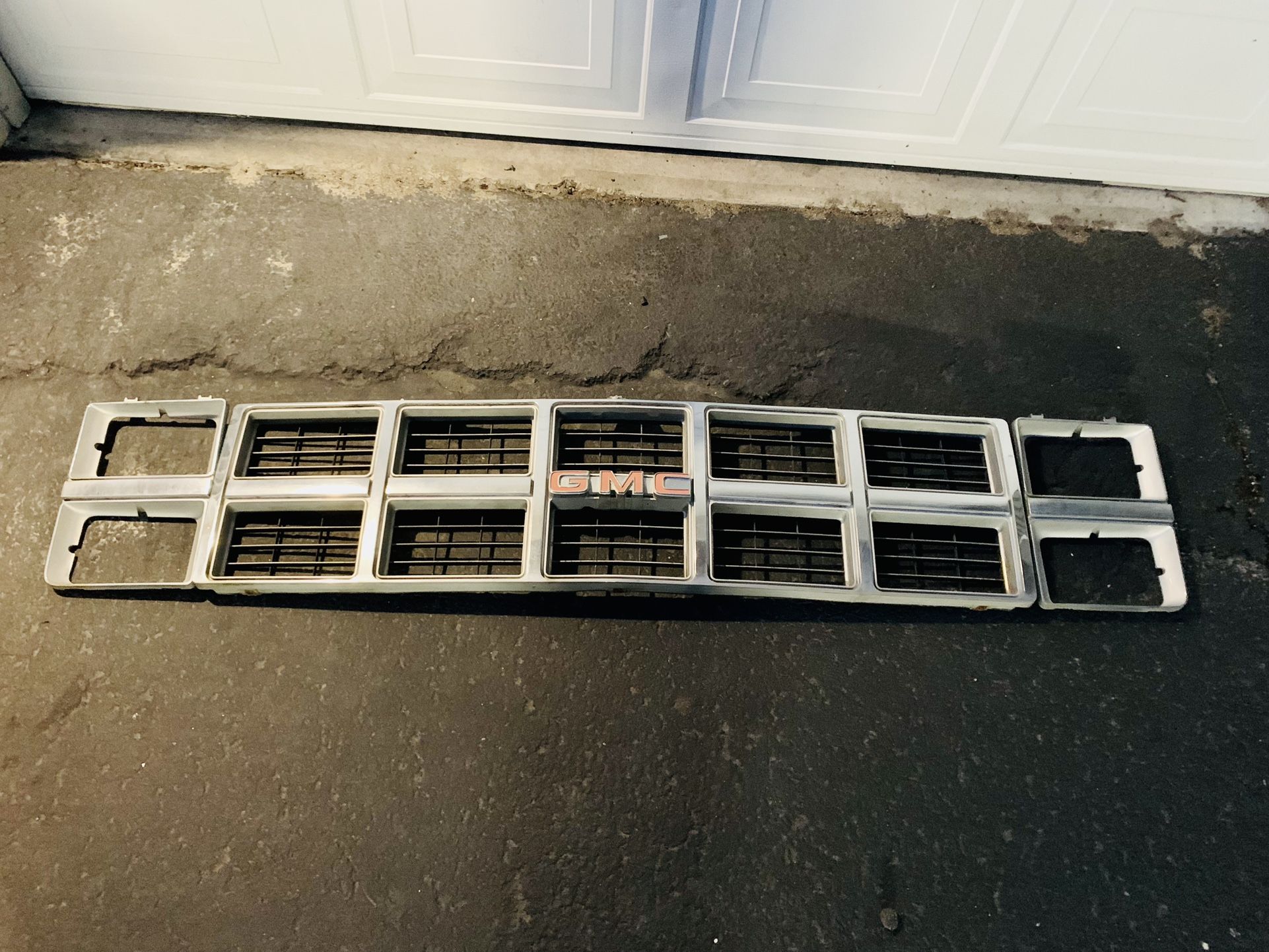 83-84 GMC Front Grill C10 Squarebody