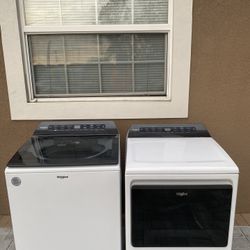 Whirlpool Washer And Dryer Set (30 Day Warranty)