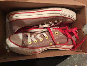 Converse Size 5 men 7 women