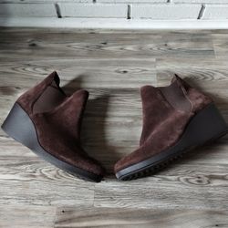 CROCS Leigh Wedge Chelsea Leather Boots Espresso Brown Women Size 11 205338 206 for Sale in Salem OR OfferUp