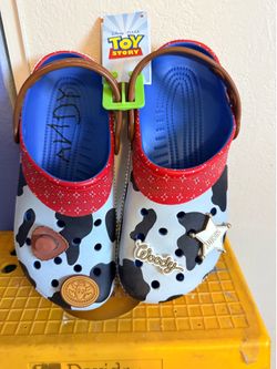 Toy Story woody Crocs w Bonus Buzz Lightyear Jersey
