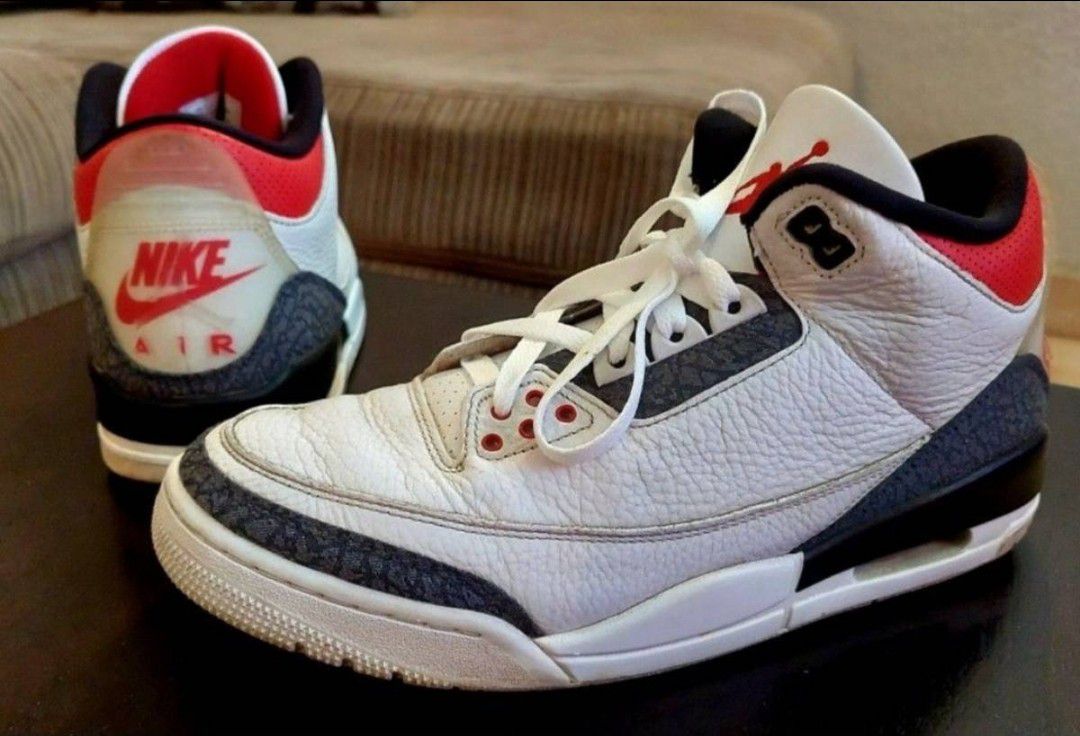 Nike Air Jordan Retro 3 Sneakers 