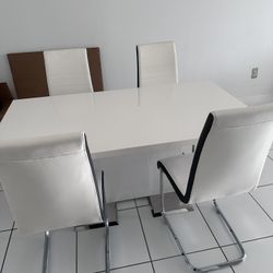 White Dining Table with 4 chairs