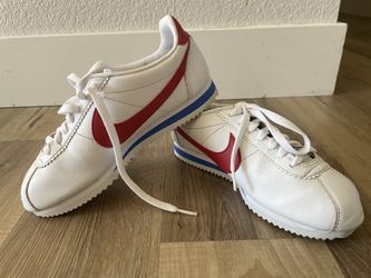 Classic nike cortez sneakers Womens Size 6.5